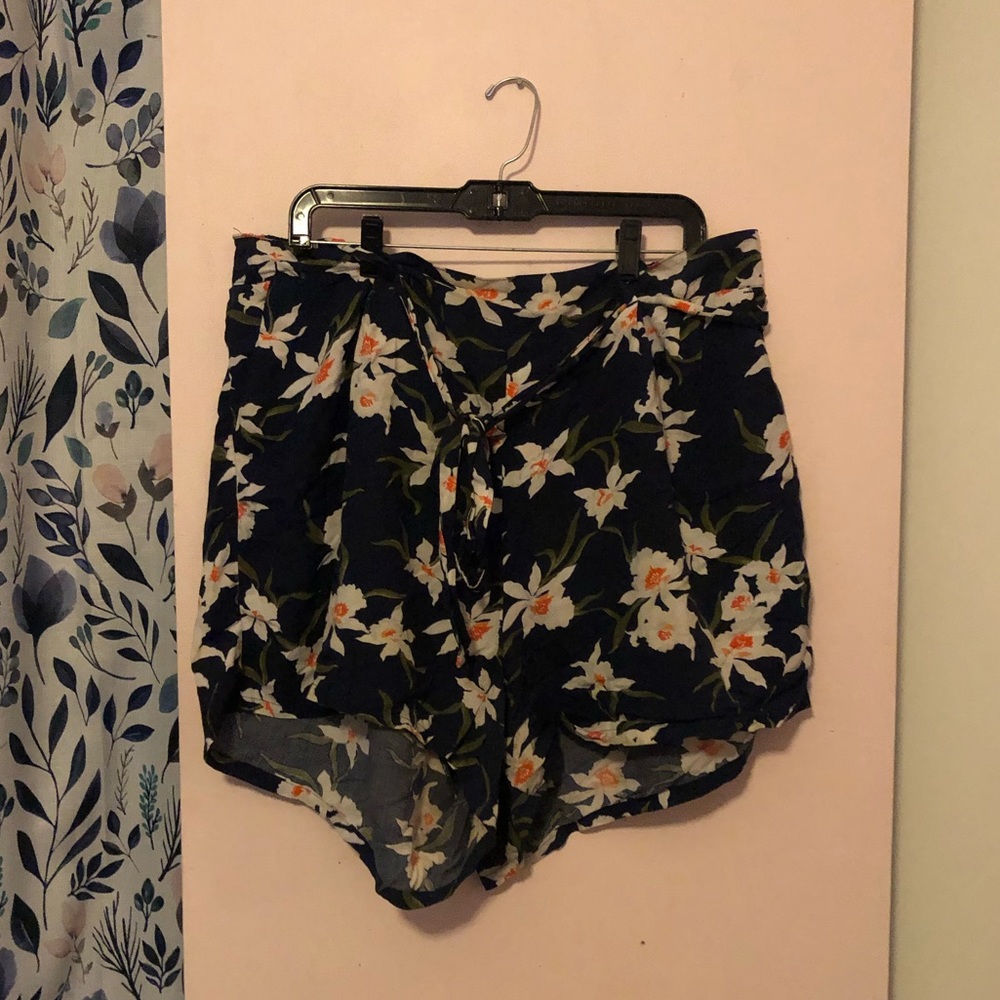 Tie waist Old Navy Shorts